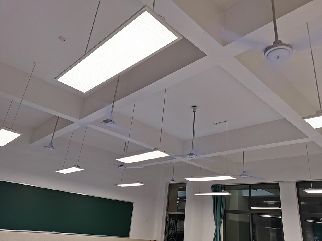 អំពូល LED របស់សាលា